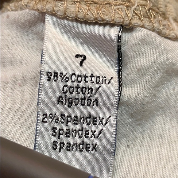 Size 7 tan cuff shorts - Picture 5 of 7